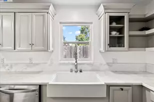 1002 Wyatt Ave, Napa, CA 94559 - Photo 17