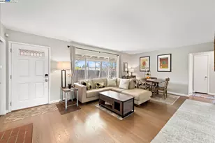 1002 Wyatt Ave, Napa, CA 94559 - Photo 9