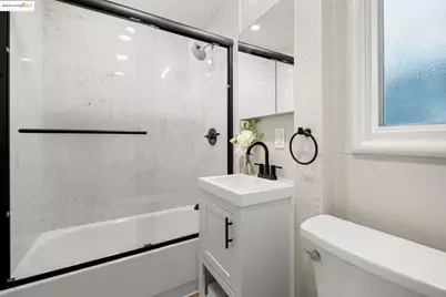 2050 30th St, Oakland, CA 94606 - Photo 21