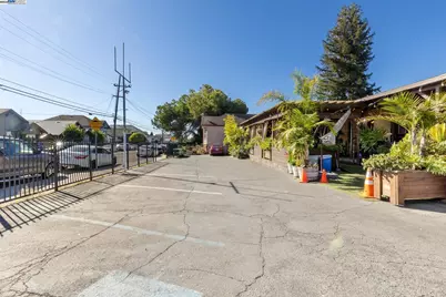 3829 Foothill Blvd, Oakland, CA 94601 - Photo 29