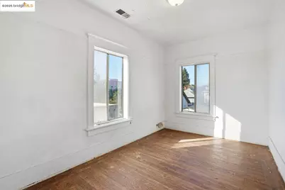 1068 Aileen St, Oakland, CA 94608 - Photo 33