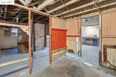 1068 Aileen St, Oakland, CA 94608 - Photo 49