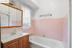 1068 Aileen St, Oakland, CA 94608 - Photo 41