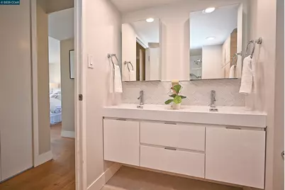 1555 Lakeside Drive #184, Oakland, CA 94612 - Photo 27