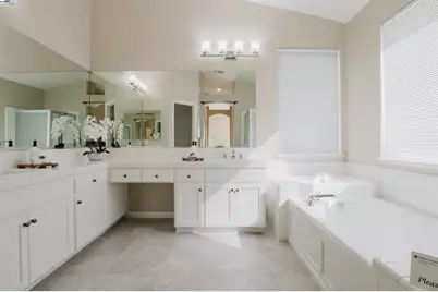 25657 Crestfield Dr, Castro Valley, CA 94552 - Photo 23