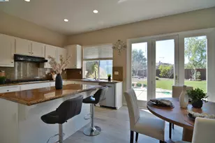 25657 Crestfield Dr, Castro Valley, CA 94552 - Photo 13