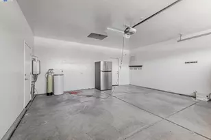 2491 Redbud Way, Manteca, CA 95336 - Photo 19