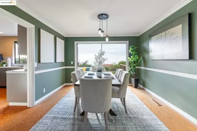 8071 Phaeton, Oakland, CA 94605 - Photo 7