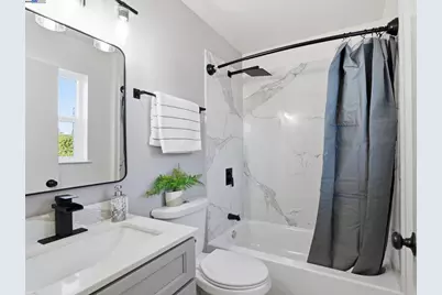 5729 Bancroft Ave, Oakland, CA 94605 - Photo 25