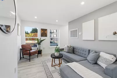 5729 Bancroft Ave, Oakland, CA 94605 - Photo 15