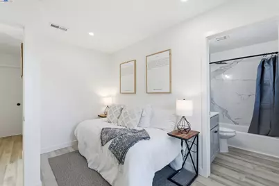 5729 Bancroft Ave, Oakland, CA 94605 - Photo 23