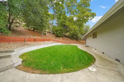 35 San Joaquin Pl, Novato, CA 94947 - Photo 23