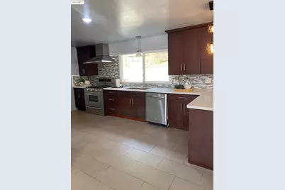 8454 Ney Ave, Oakland, CA 94605 - Photo 5