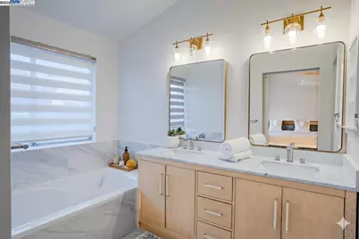 219 Commons Ln, Foster City, CA 94404 - Photo 25