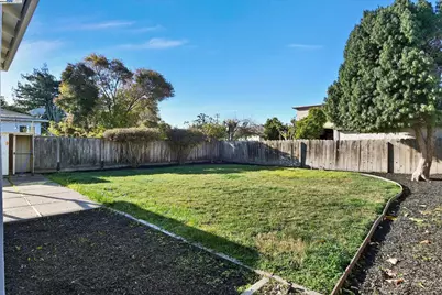 15377 Churchill St, San Leandro, CA 94579 - Photo 11