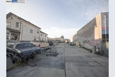1041 7th Ave, Oakland, CA 94607 - Photo 1