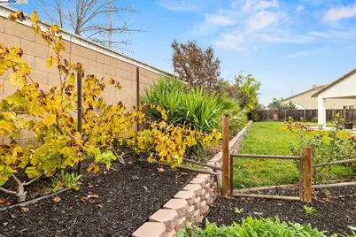 917 Talaria Ct, Oakley, CA 94561 - Photo 13