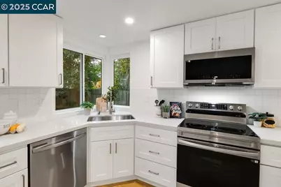 312 Summerfield Dr, Vacaville, CA 95687 - Photo 15