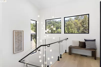 7270 Woodrow Dr, Oakland, CA 94611 - Photo 5