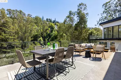 7270 Woodrow Dr, Oakland, CA 94611 - Photo 9