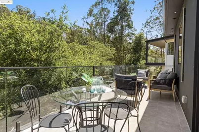 7270 Woodrow Dr, Oakland, CA 94611 - Photo 31