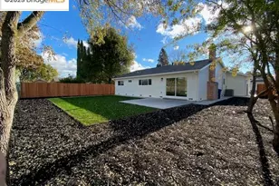 1832 Elkwood Dr, Concord, CA 94519 - Photo 25