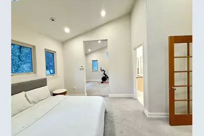 4400 Saint Andrews Rd, Oakland, CA 94605 - Photo 17