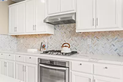 1525 Middle Ln, Hayward, CA 94545 - Photo 11