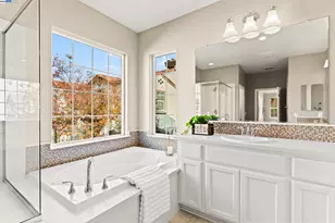 1525 Middle Ln, Hayward, CA 94545 - Photo 29