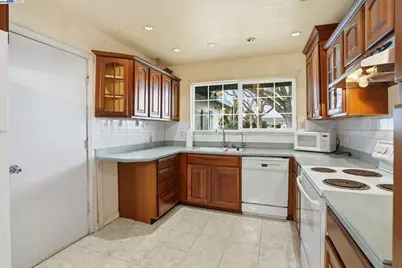 300 Park Victoria Dr, Milpitas, CA 95035 - Photo 9