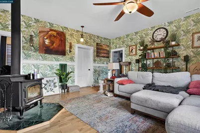 725 Loring Ave, Crockett, CA 94525 - Photo 29