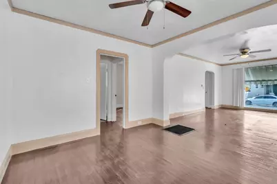 7818 Arthur St, Oakland, CA 94605 - Photo 9