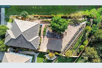 5701 Oakmont Dr, Richmond, CA 94806 - Photo 39