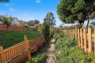 5701 Oakmont Dr, Richmond, CA 94806 - Photo 35