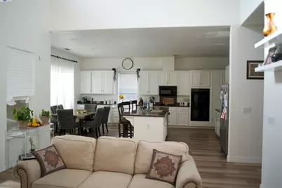 1233 Plaza Ct, Tracy, CA 95377 - Photo 7