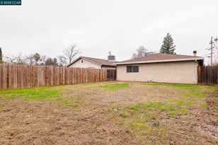 4413 76th St, Sacramento, CA 95820 - Photo 21