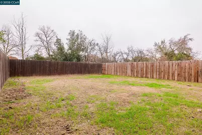 4413 76th St, Sacramento, CA 95820 - Photo 17