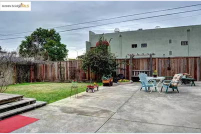 986 Kains Ave, Albany, CA 94705 - Photo 23