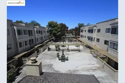 240 N Bayshore Blvd #303, San Mateo, CA 94401 - Photo 15