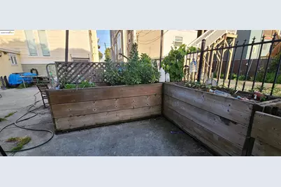 2825 Market St, Oakland, CA 94608 - Photo 27