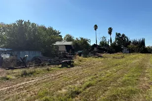 124 Yosemite Meadows Dr, Modesto, CA 95357 - Photo 13