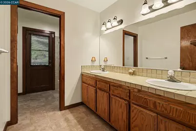 165 Travalini Ct., El Sobrante, CA 94803 - Photo 27