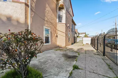 856 21st St, Oakland, CA 94607 - Photo 33
