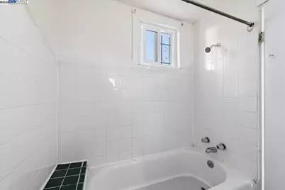 856 21st St, Oakland, CA 94607 - Photo 31