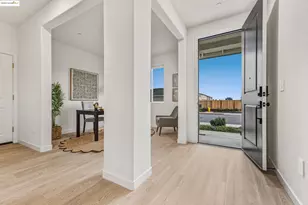 645 Channel Cir, Oakley, CA 94561 - Photo 3