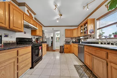 229 Lake Ave, Rodeo, CA 94572 - Photo 11