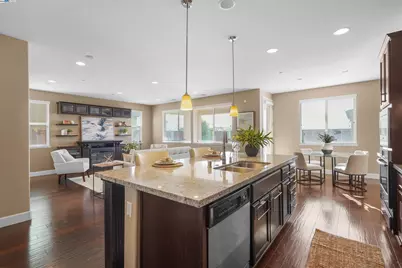 2417 Stalsburg Dr, Tracy, CA 95376 - Photo 1