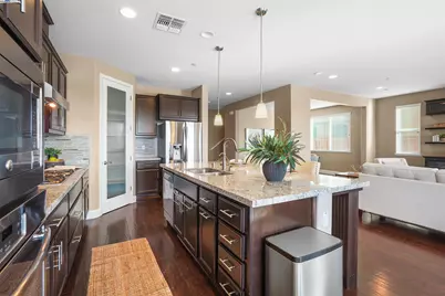 2417 Stalsburg Dr, Tracy, CA 95376 - Photo 7