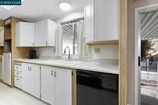 2197 Dalis Dr, Concord, CA 94520 - Photo 23