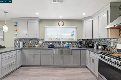 545 Golden Gate Ave, Stockton, CA 95205 - Photo 7